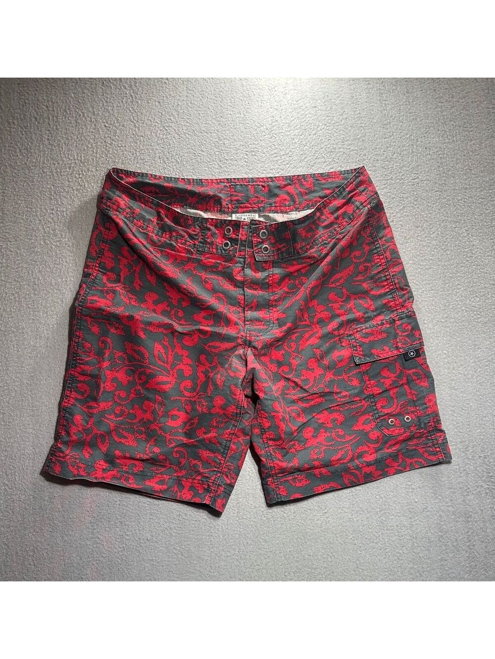vintage 90s One Star Floral cargo shorts, red colorway , tagged Men's 36